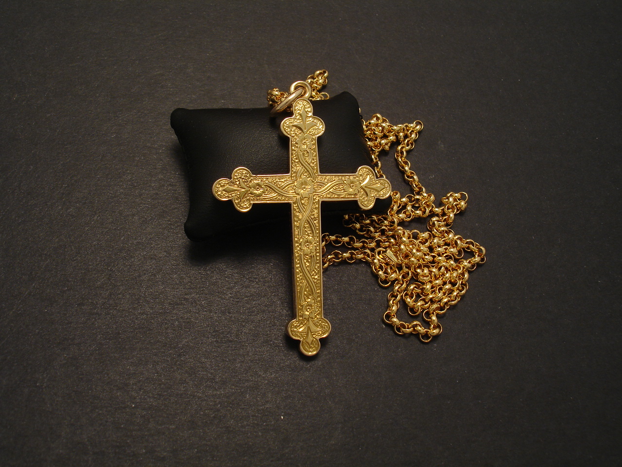 Cross Pendant English Gold Antique Christopher William
