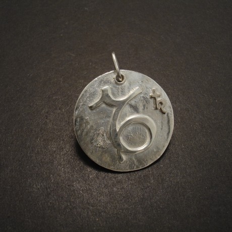 capricorn-disc-pendant-silver-white-gold-05616.jpg