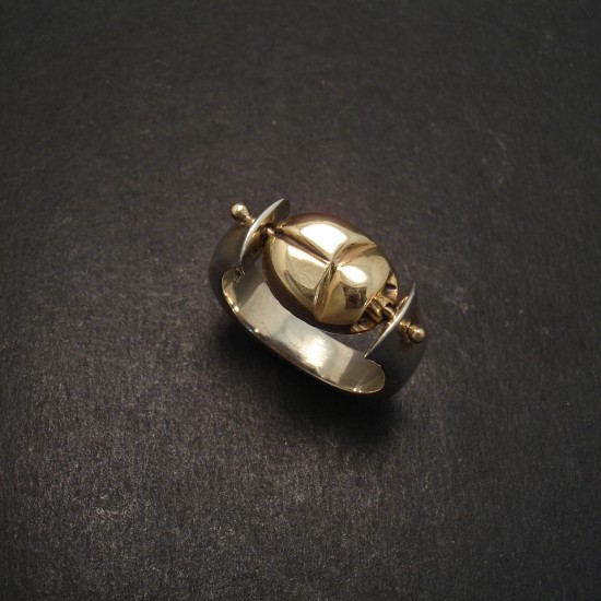 gold-scarab-swivel-ring-silver-flared-06569.jpg