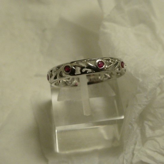 foliate-design-white-gold-ring-rubies-50774.jpg