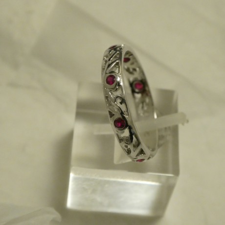 foliate-design-white-gold-ring-rubies-50776.jpg