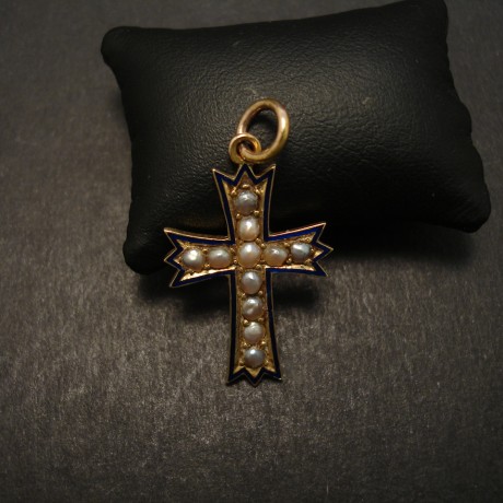 enamelled-antique-gold-cross-pearls-08023