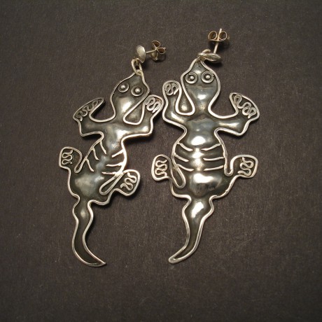 stylised-chameleon-silver-stud-earrings-07947.jpg