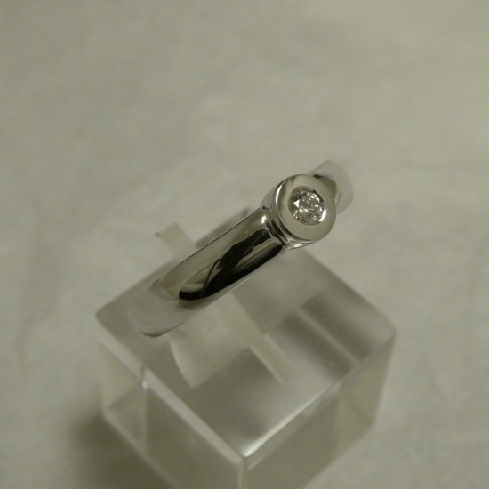 chunky-diamond-9ctwhite-gold-ring-40590.jpg