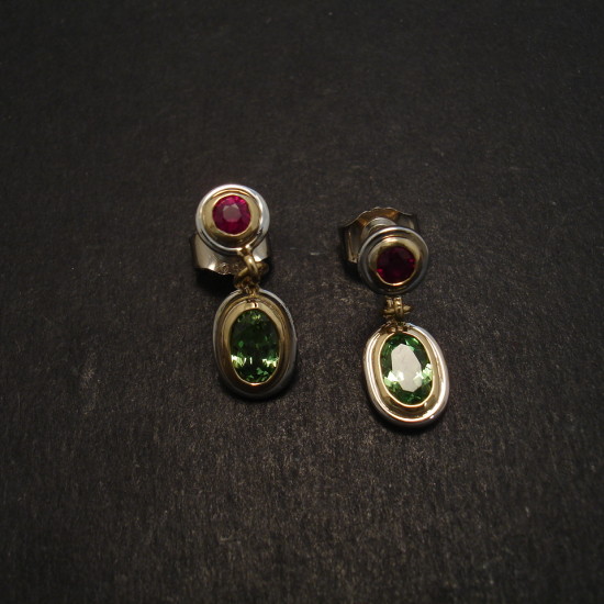 green-tzavorite-ruby-18ctgold-stud-drop-earrings-08479.jpg
