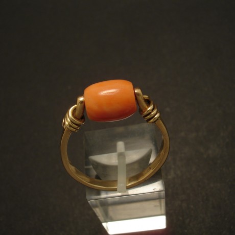 lovely-tribal-coral-bead-9ctgold-ring-02927.jpg