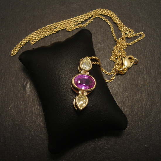 pink-sapphire-yellow-diamonds-18ctgold-pendant-08770.jpg