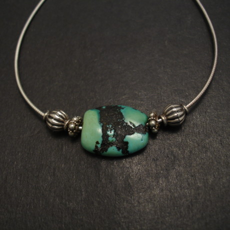 turquoise-bead-old-tibetan-silver-cable-07515.jpg