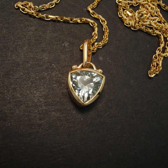 trillian-aquamarine-2.11ct-18ctgold-pendant-09441.jpg