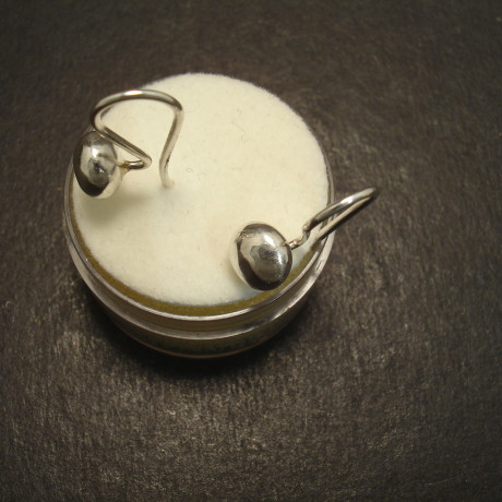 elegant-simple-silver-earrings-ball-fixed-09984.jpg