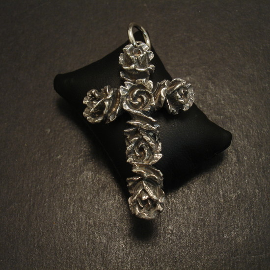 english-cross-roses-sterling-silver-pendant-09981.jpg