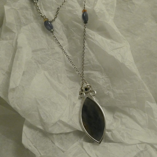 sapphire-white-gold-pendant-chain-70099.jpg