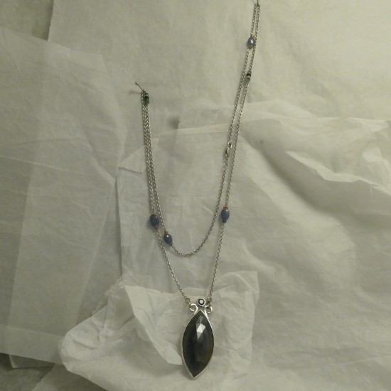 sapphire-white-gold-pendant-chain-70101.jpg
