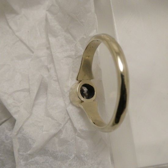 33pt-diamond-9ctwhgold-ring-flared-00319.jpg