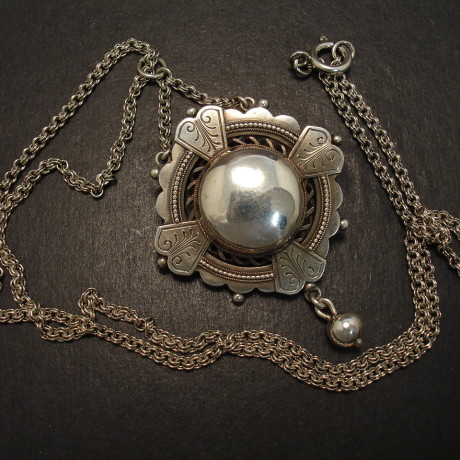 antique-momento-silver-pendant-necklace-09852.jpg