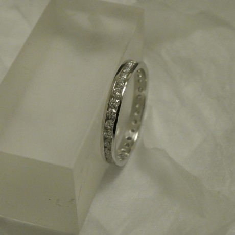 channel-set-diamond-18ctwhite-gold-ring-40907.jpg