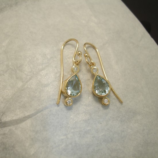 aquamarine-teardrops.-diamonds-18ctgolhmade-earrings-04229.jpg