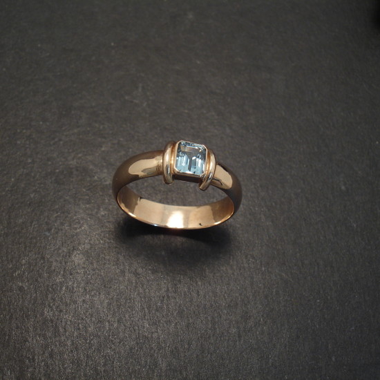aquamarine-baguette-5x4-9ctrose-gold-ring-06756.jpg