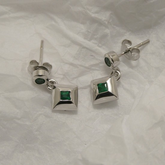 emeralds-square-9whgold-stud-drops-90707.jpg
