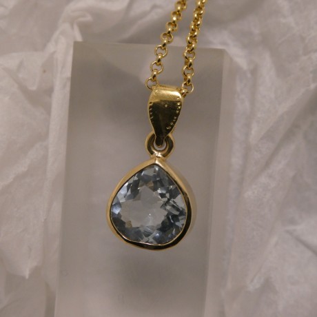 teardrop-aquamarine-18ctgold-handmade-00160.jpg