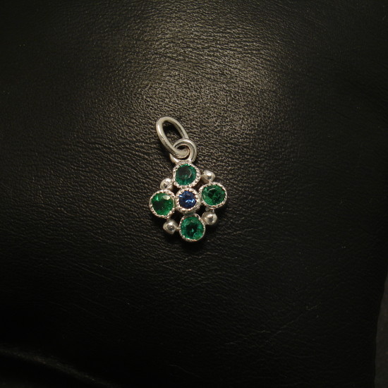 aaagrade-emeralds-33ctin4-sapphire-9ctwhite-gold-pendant-01736.jpg