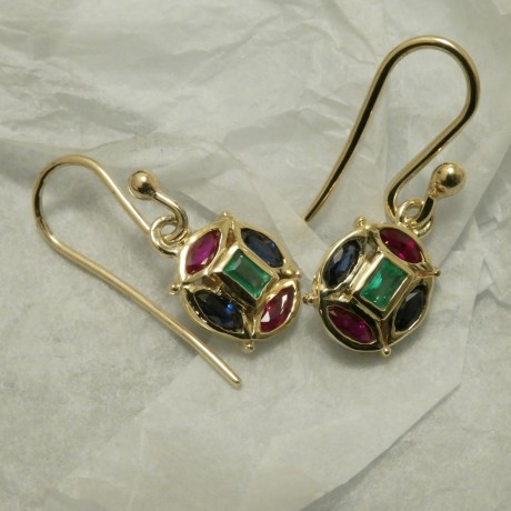 bright-emerald-baguette-rubies-sapphires-10013.jpg