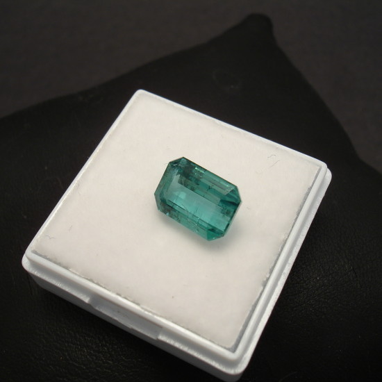handmade-platinum-custom-ring-312ctbag-emerald-00333.jpg