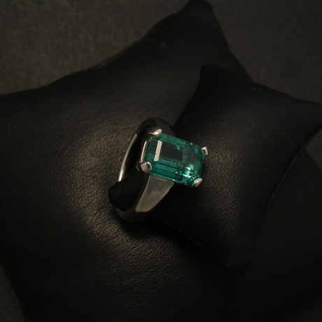 handmade-platinum-custom-ring-312ctbag-emerald-01713.jpg