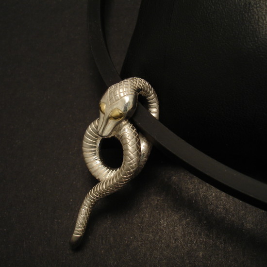 silver-snake-pendant-handcrafted-sydney-01994.jpg