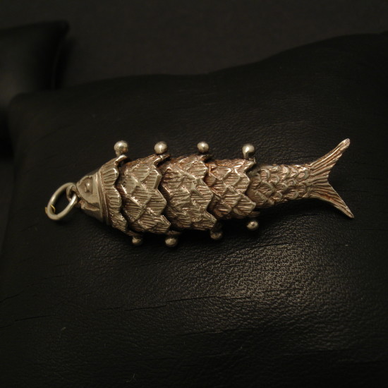 articulated-fish-pendant-silver-early-1900s-02094.jpg