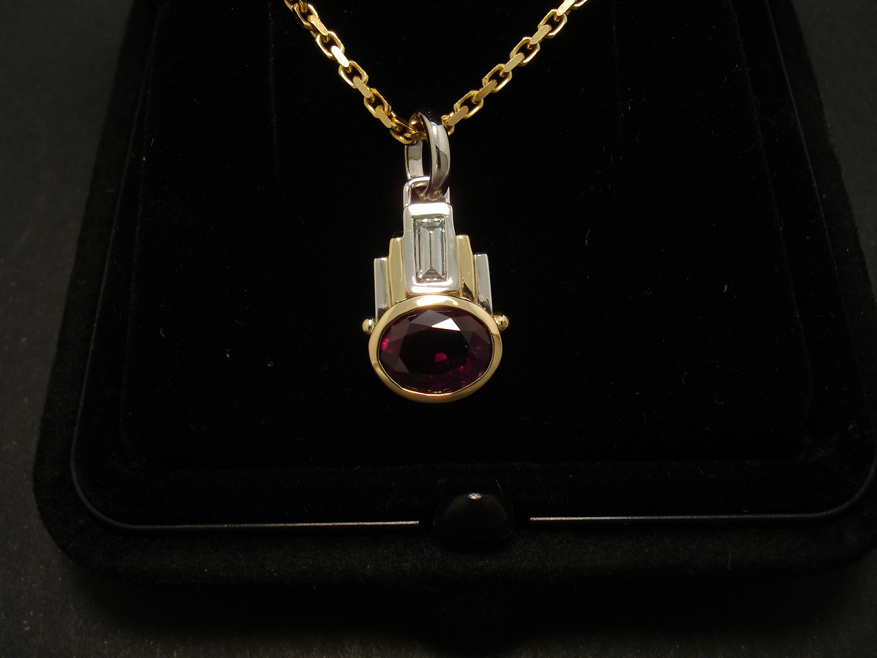 Deep Ruby Red, Mozambique 2.04ct, 18ct Gold - Christopher William ...