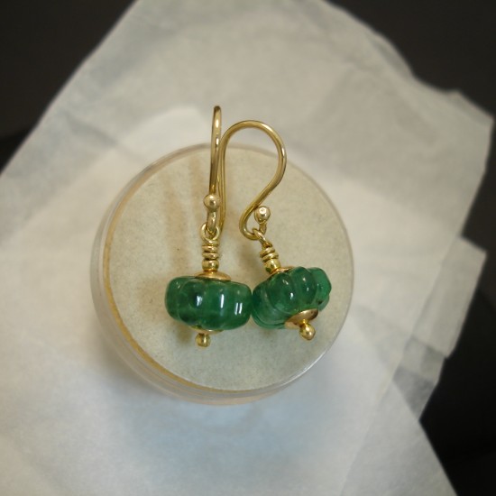 carved-natural-emerald-18ctgold-earrings-04714.jpg