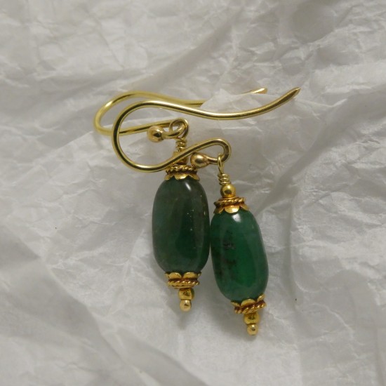 translucent-emerald-pebbles-gold-earrings-90104.jpg