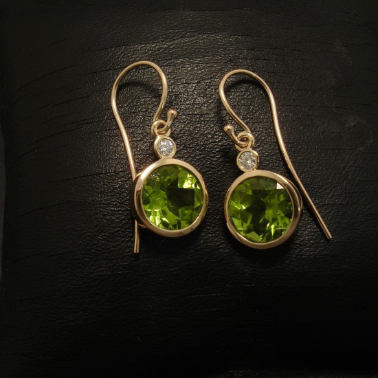 9mm-green-peridot-diamonds-hmade-9ctgold-earrings-02600.jpg