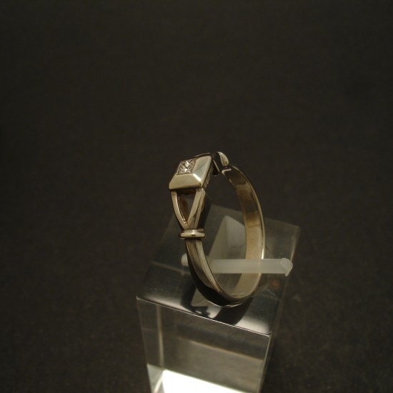 07ct-princess-diamond-9ctwhite-gold-ring-02955.jpg