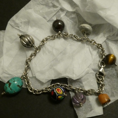 bracelet-silver-gemstones-hanging-50923.jpg