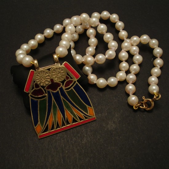 enamelled-gold-lotus-pendant-akoya-pearls-02912.jpg