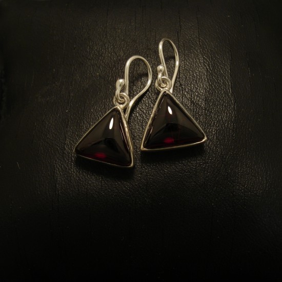 triangular-cabochon-garnets-silver-earrings-02670.jpg