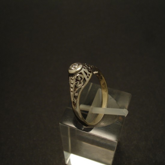 victorian-style-9ctwhite-gold-ring-cz-02952.jpg
