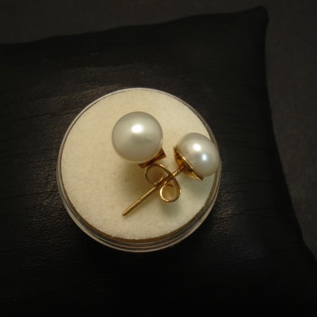 8mm-pearls-cupped-9ctgold-ear-studs-03234.jpg
