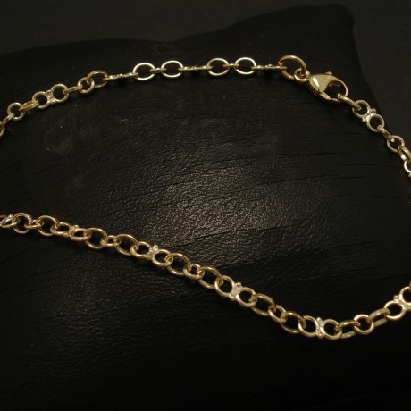 cute-handmade-9ctgold-chain-bracelet-03203.jpg