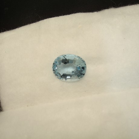 superior-aquamaribne-3ct-oval-gemstone-01811.jpg