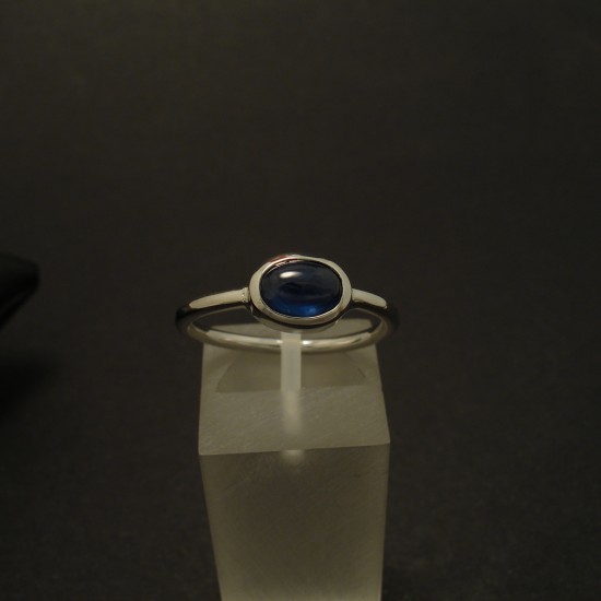 7x5mm-blue-sapphire-cabochon-9ctwhite-gold-ring-03327.jpg