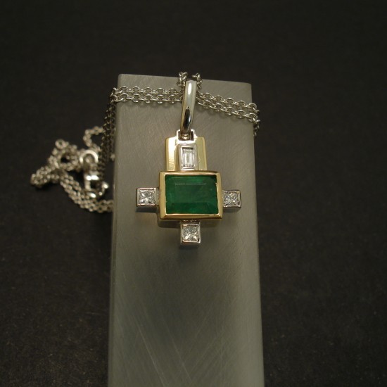 art-deco-emerald-diamond-18ctgold-pendant-03321.jpg