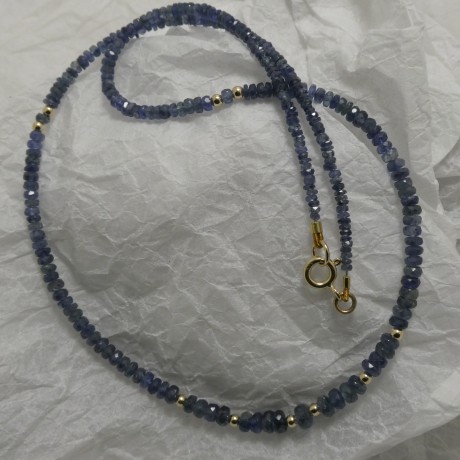 cut-blue-sapphire-necklace-gold-90286.jpg