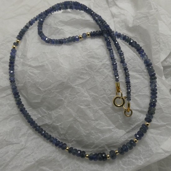 cut-blue-sapphire-necklace-gold-90286.jpg