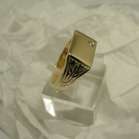 diamond-signet-ring-9ctgold-40467.jpg