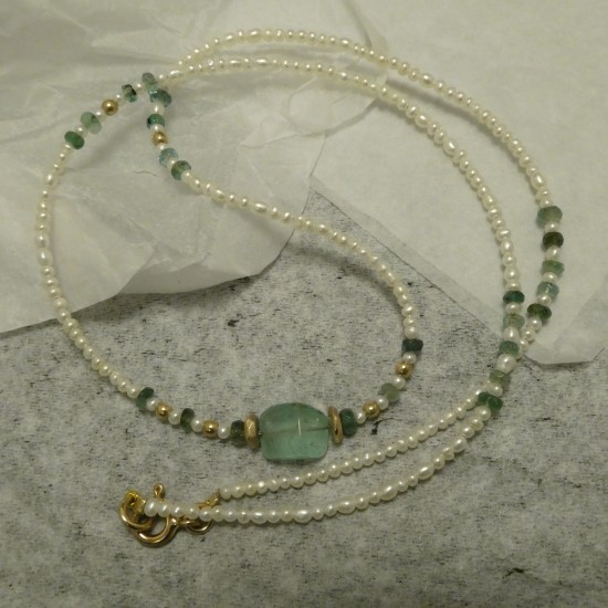 emerald-pebble-tiny-pearls-9ctgold-necklace-20261.jpg