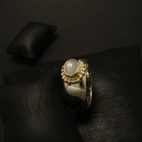 lovely-grey-blue-star-sapphire-gold-silver-ring-03338.jpg