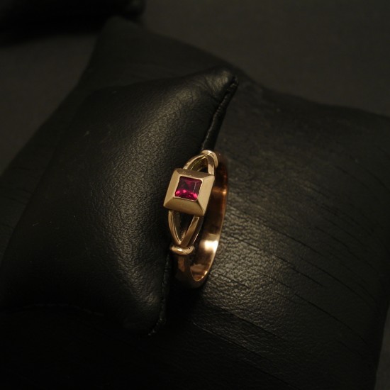 smart-little-9ctrose-gold-ring-princess-ruby-03459.jpg